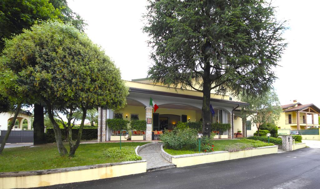 דסנזאנו דל גארדה Albergo La Quiete מראה חיצוני תמונה